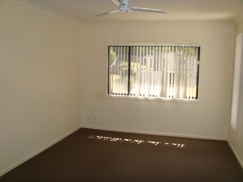 8 Gellert Close, Maudsland QLD 4210