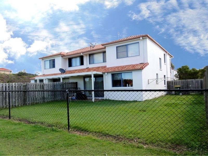 2 Studio Drive, Pacific Pines QLD 4211