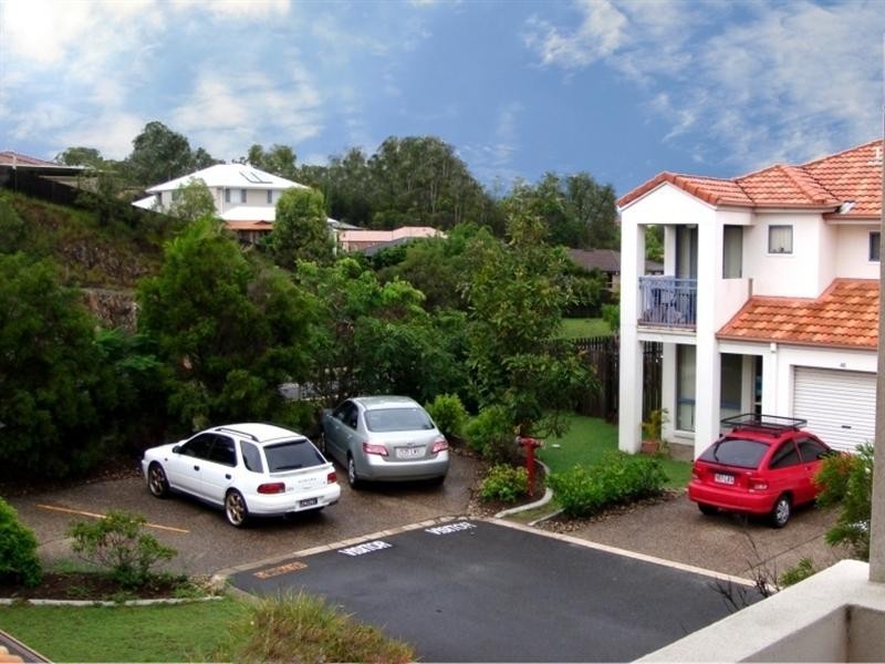 2 Studio Drive, Pacific Pines QLD 4211