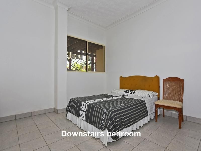 6 Duror Street, Pacific Pines QLD 4211