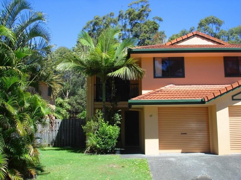 156 Greenacre Drive, Arundel QLD 4214