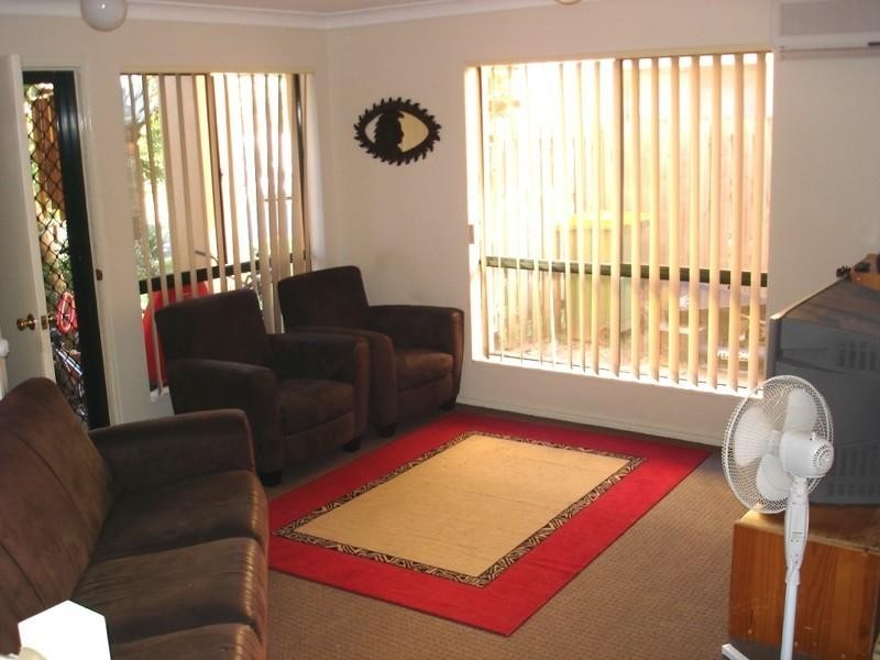 156 Greenacre Drive, Arundel QLD 4214