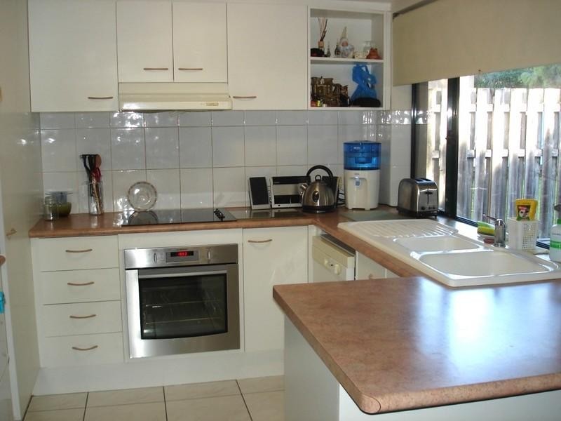 156 Greenacre Drive, Arundel QLD 4214