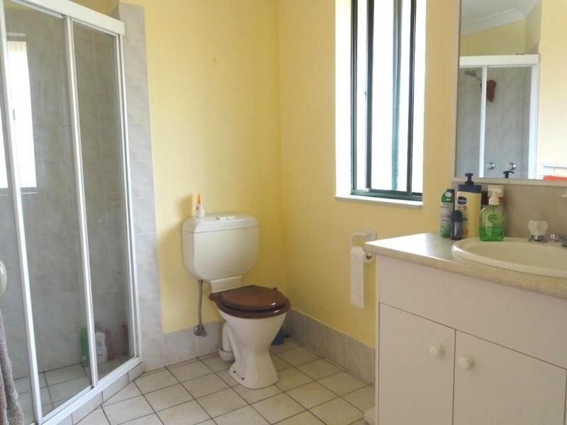 156 Greenacre Drive, Arundel QLD 4214