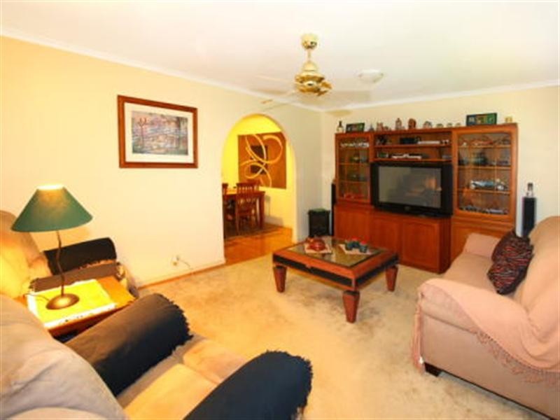 18 Dromana Crescent, Helensvale QLD 4212