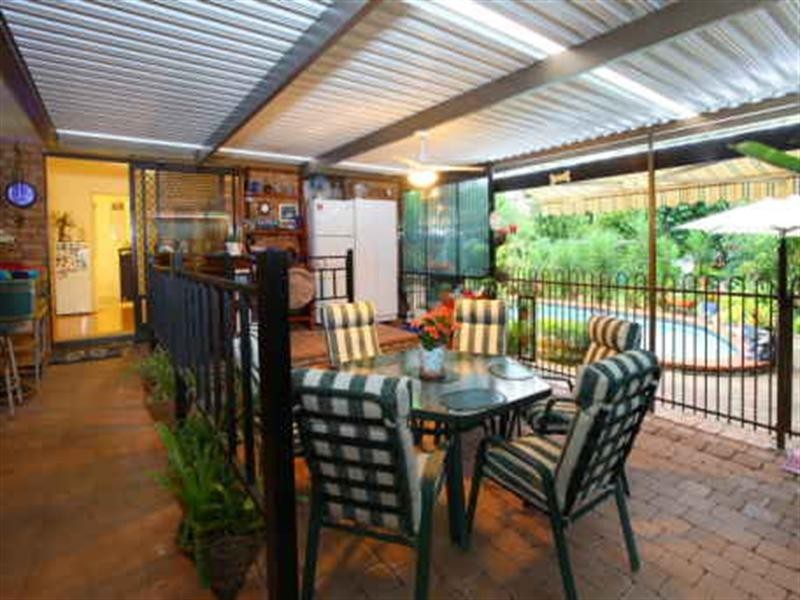 18 Dromana Crescent, Helensvale QLD 4212