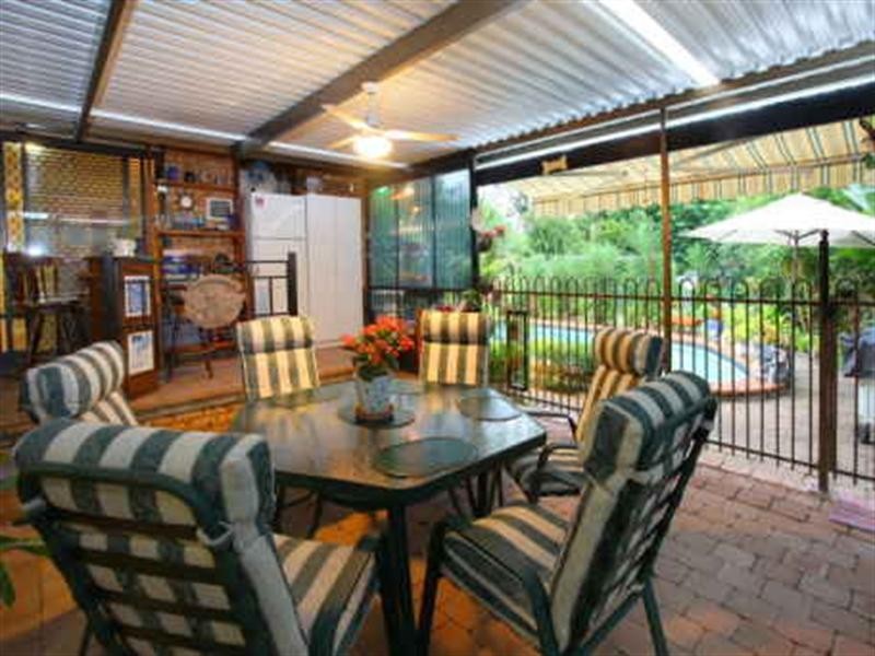 18 Dromana Crescent, Helensvale QLD 4212