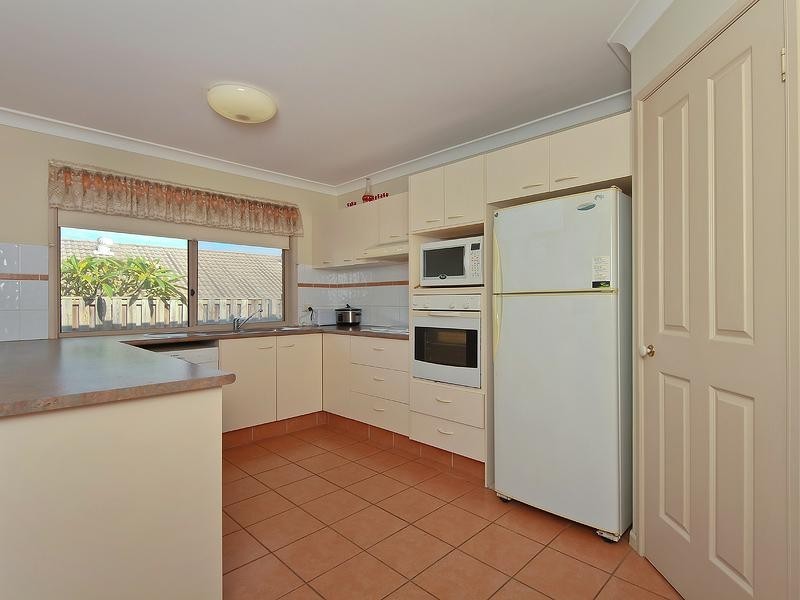 13 Motu Close, Pacific Pines QLD 4211