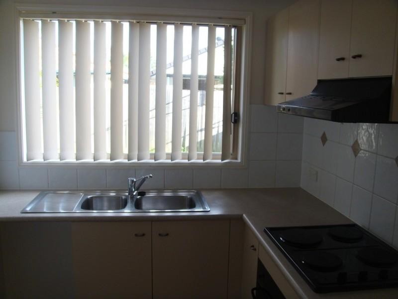 2/7 Hialeah Crescent, Helensvale QLD 4212