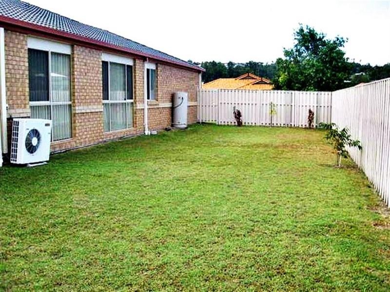 45 Feathertop Crescent, Pacific Pines QLD 4211