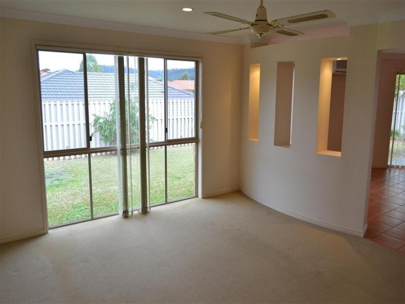 45 Feathertop Crescent, Pacific Pines QLD 4211