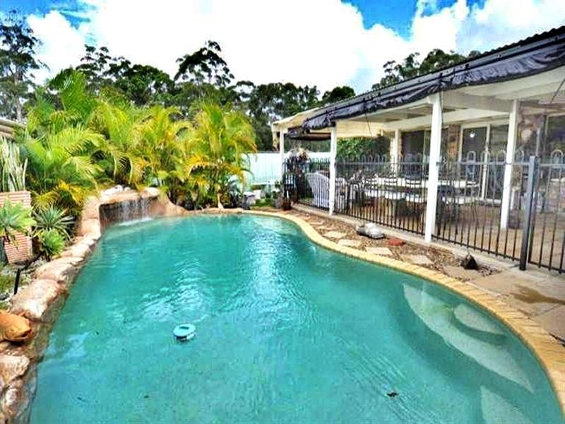 10 Navua Court, Pacific Pines QLD 4211