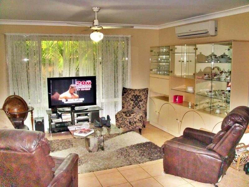 10 Navua Court, Pacific Pines QLD 4211