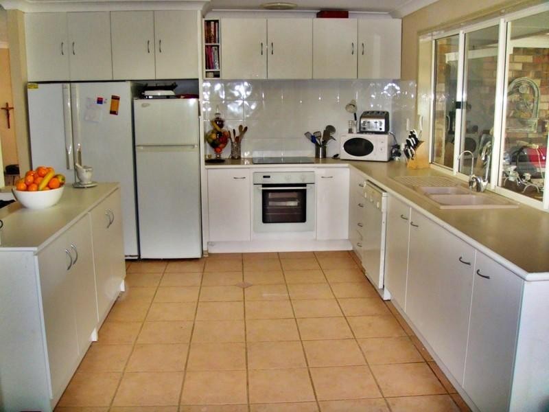 10 Navua Court, Pacific Pines QLD 4211