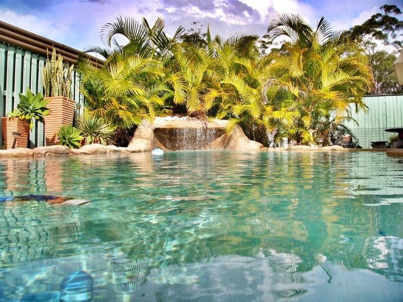 10 Navua Court, Pacific Pines QLD 4211
