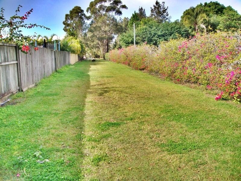 10 Navua Court, Pacific Pines QLD 4211