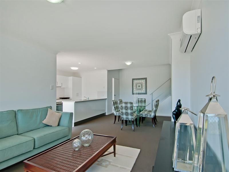 Pacific Pines QLD 4211