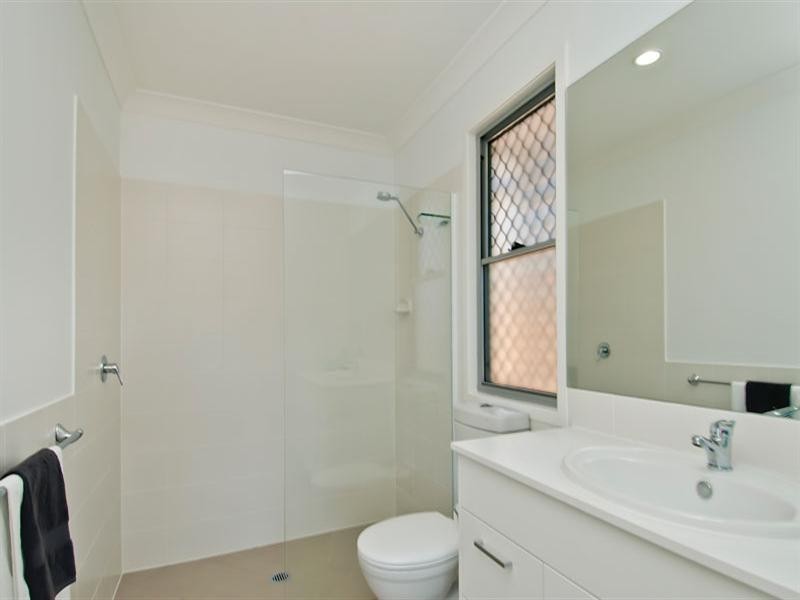 Pacific Pines QLD 4211