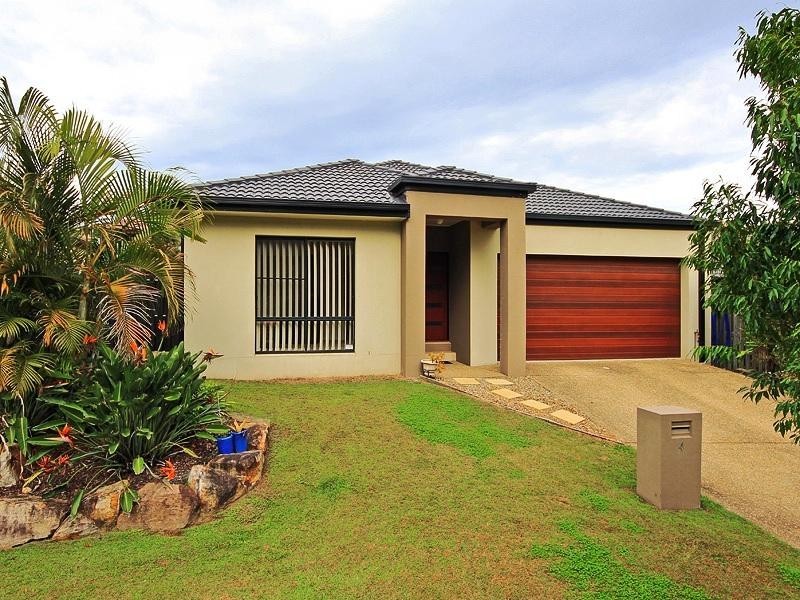 4 Bonner Court, Pacific Pines QLD 4211