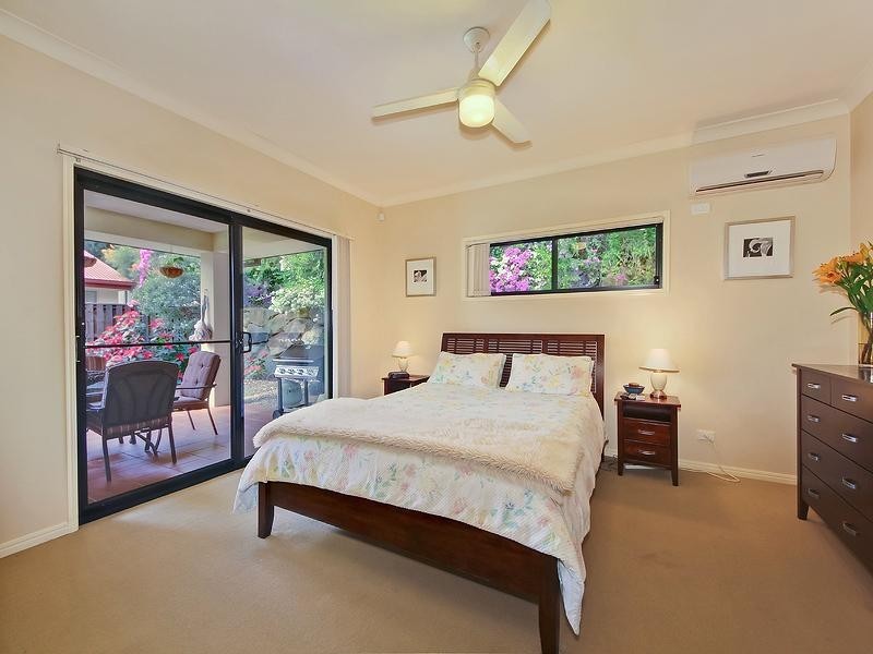 4 Bonner Court, Pacific Pines QLD 4211