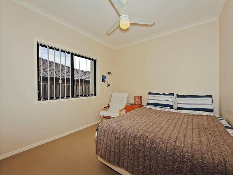 4 Bonner Court, Pacific Pines QLD 4211