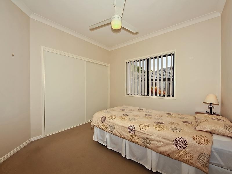 4 Bonner Court, Pacific Pines QLD 4211