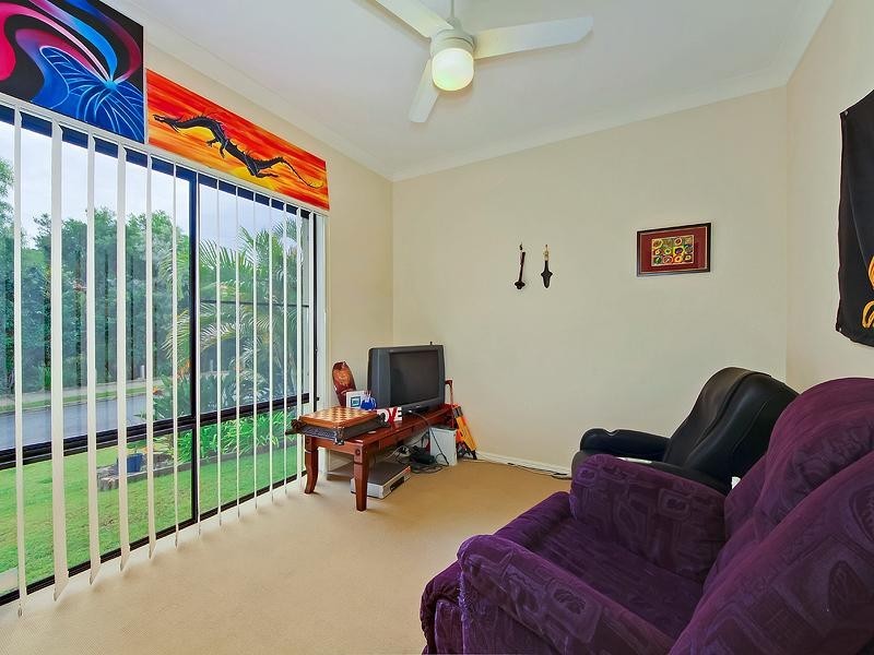4 Bonner Court, Pacific Pines QLD 4211