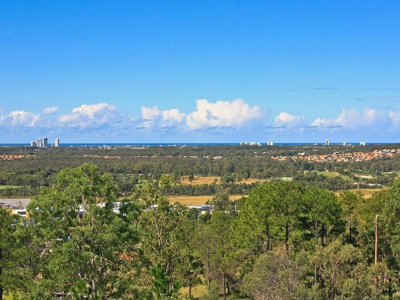 15 High Ridge Road, Pacific Pines QLD 4211