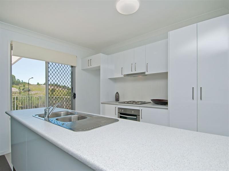1 McAuley Crescent, Pacific Pines QLD 4211