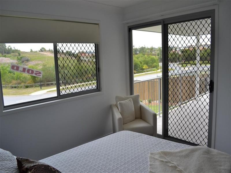 1 McAuley Crescent, Pacific Pines QLD 4211