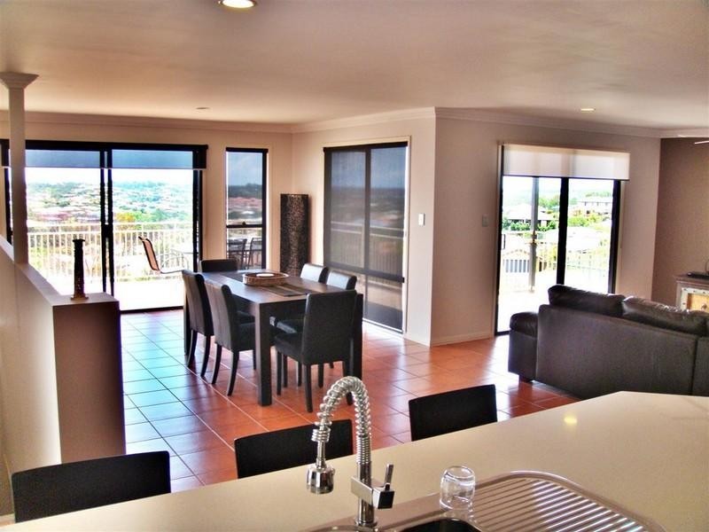 14 Woodward Lane, Pacific Pines QLD 4211