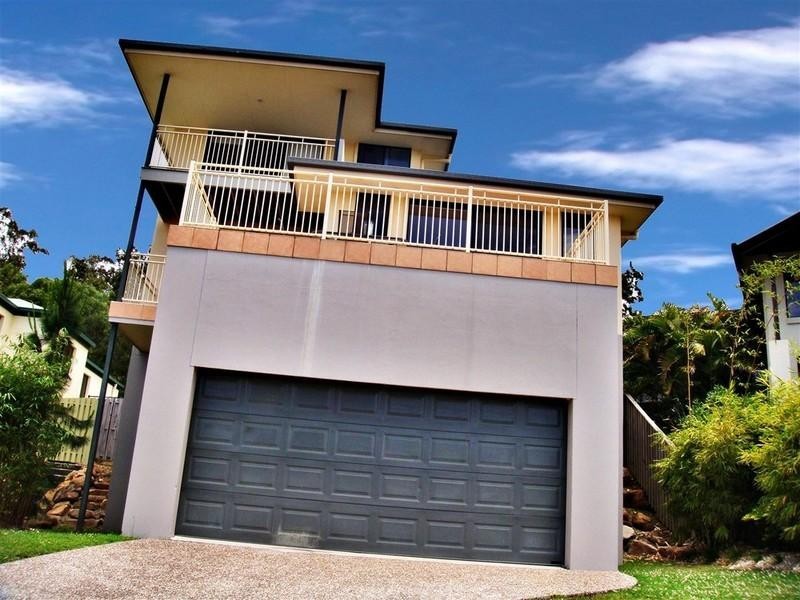 14 Woodward Lane, Pacific Pines QLD 4211