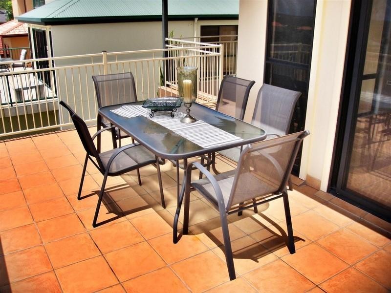 14 Woodward Lane, Pacific Pines QLD 4211