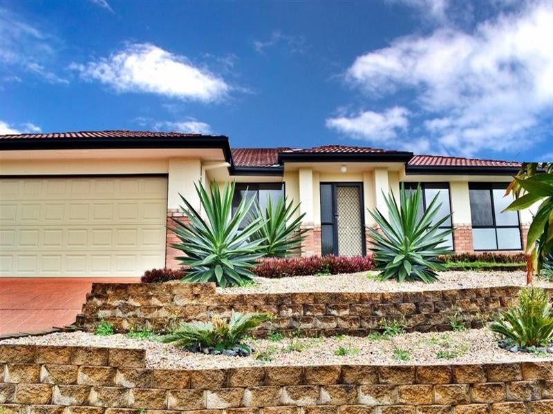 4 Maui Crescent, Oxenford QLD 4210