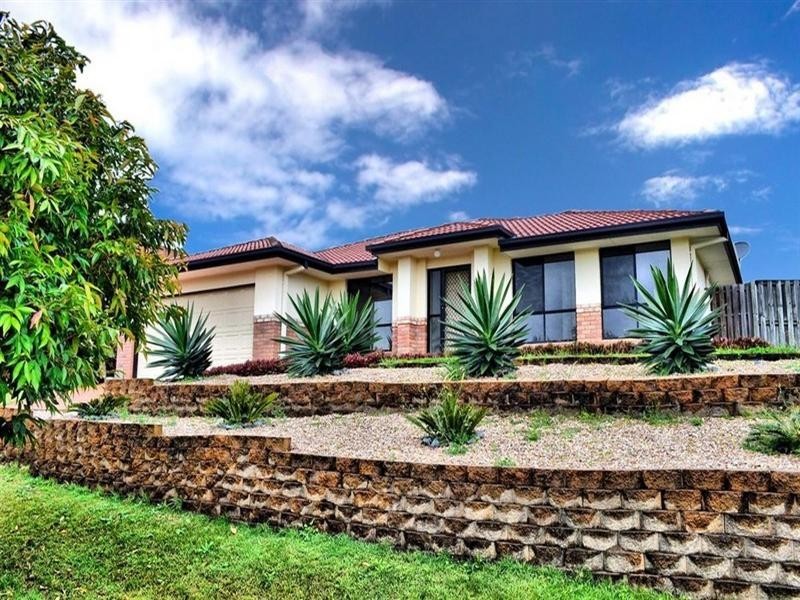 4 Maui Crescent, Oxenford QLD 4210