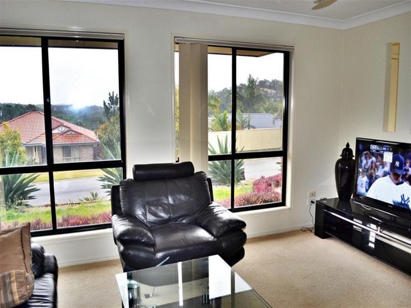 4 Maui Crescent, Oxenford QLD 4210