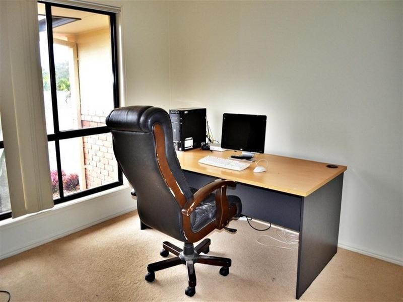 4 Maui Crescent, Oxenford QLD 4210