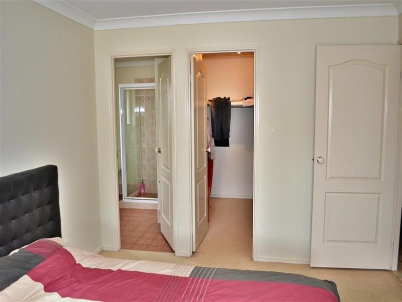 4 Maui Crescent, Oxenford QLD 4210