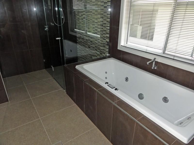 Pacific Pines QLD 4211