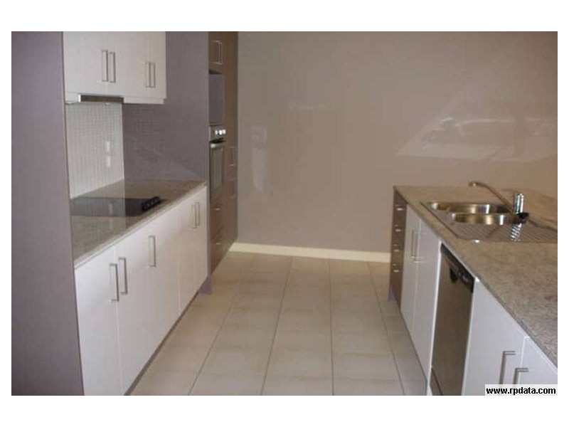 10/10 Valbonne Avenue, Varsity Lakes QLD 4227