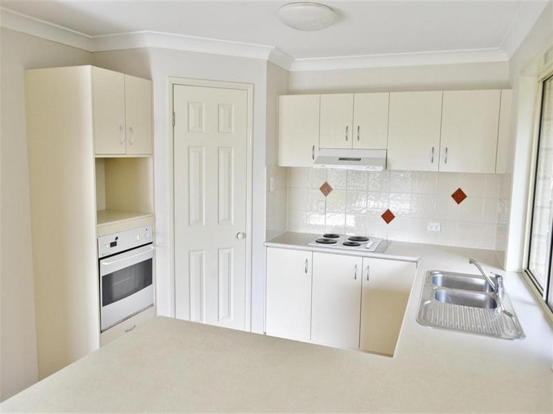 13 Tuvalu Street, Pacific Pines QLD 4211