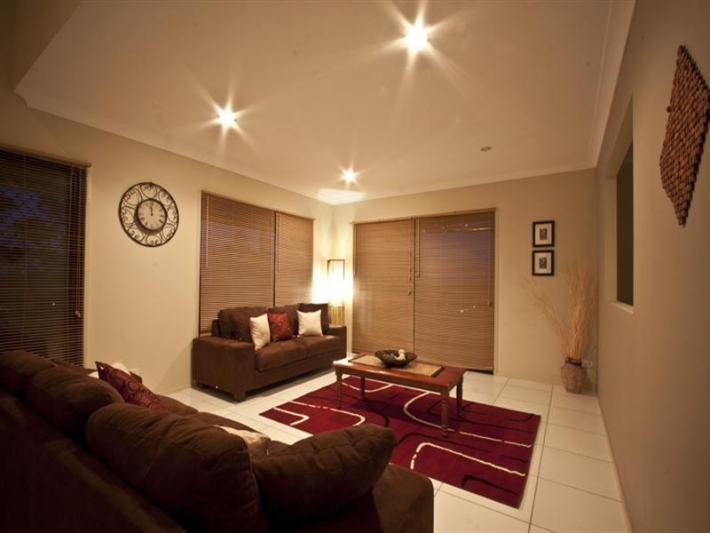 35 Midway Terrace, Pacific Pines QLD 4211