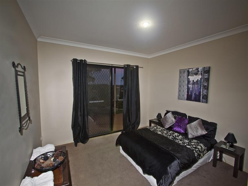 35 Midway Terrace, Pacific Pines QLD 4211