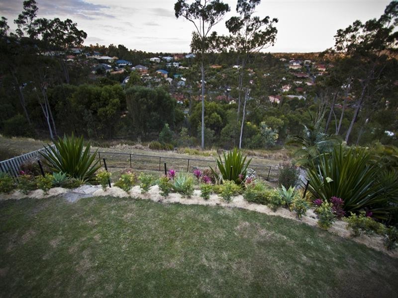 35 Midway Terrace, Pacific Pines QLD 4211