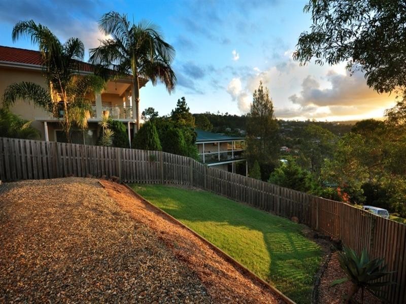 3 Allardyce Crescent, Pacific Pines QLD 4211