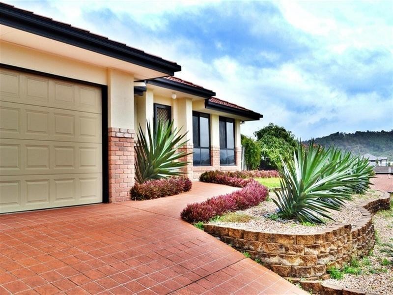 4 Maui Crescent, Oxenford QLD 4210