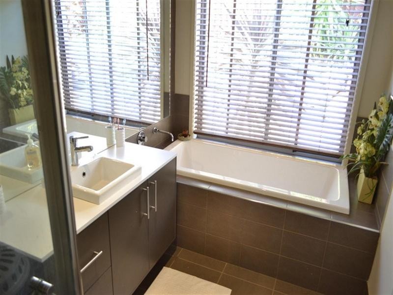 Pacific Pines QLD 4211