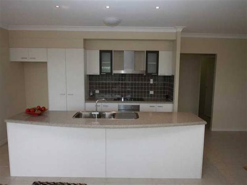 4 Twynam Mews, Pacific Pines QLD 4211