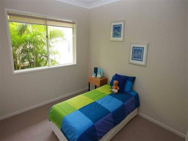 4 Twynam Mews, Pacific Pines QLD 4211