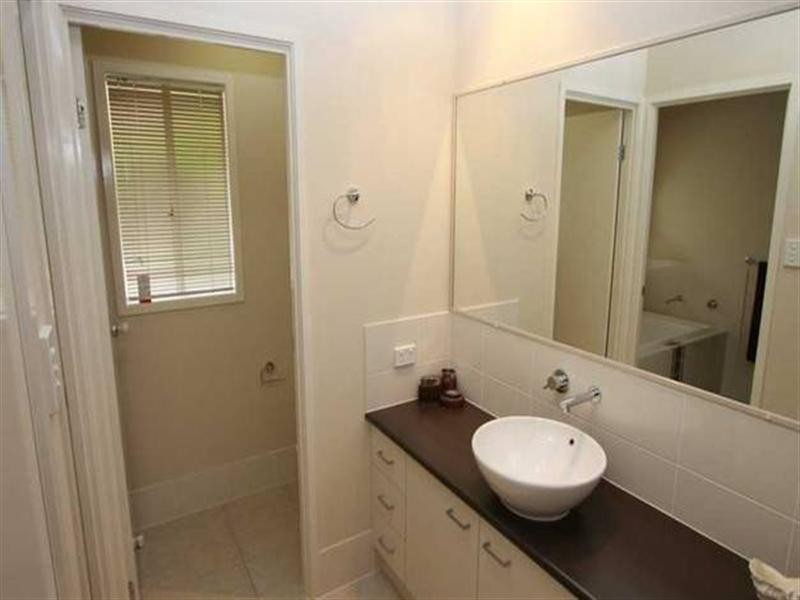 4 Twynam Mews, Pacific Pines QLD 4211